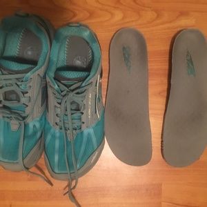 Women's 8 Altra Lone Peak 4 trail running shoes